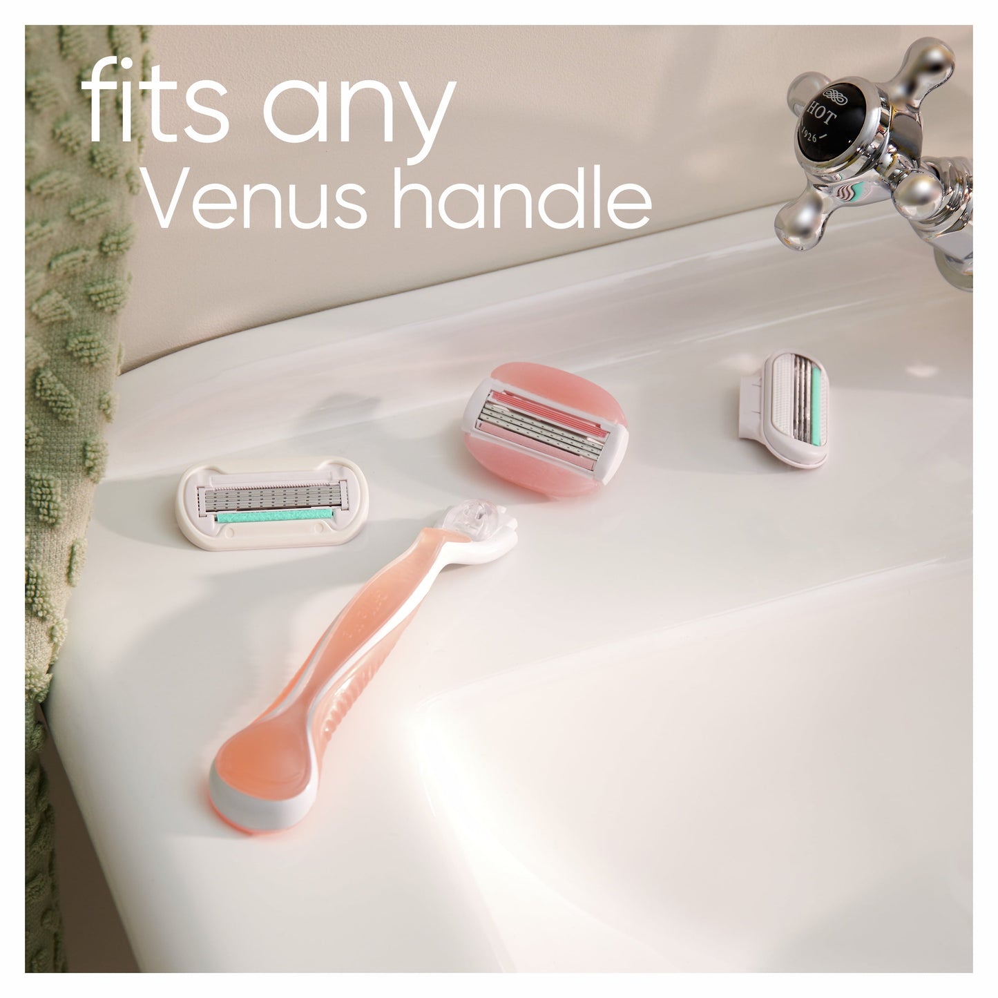 Gillette Venus ComfortGlide White Tea Women's Razor Handle + 2 Blade Refills