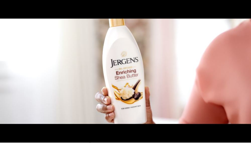 Jergens Hand and Body Lotion, Oil-Infused Shea Butter Deep Conditioning Moisturizer, with Pure African Shea Butter for Visibly Radiant Skin, 16.8 Oz